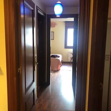 Acogedor En El Centro De 아파트