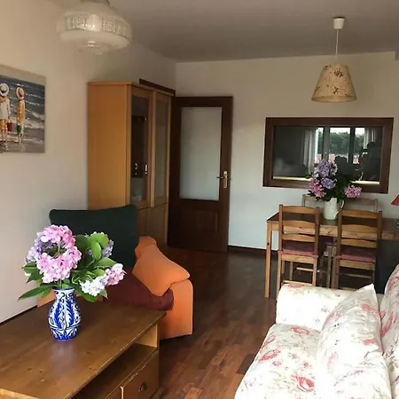 Apartment Acogedor En La Plaza Del Pueblo Nueva De Llanes